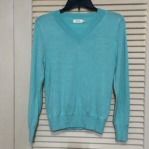 Chic V-Neck Sweater in Teal